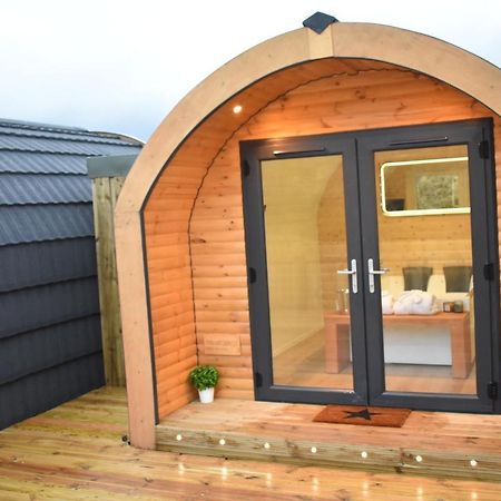 פורט ויליאם Apex Studio Pod & Jacuzzi Bath מראה חיצוני תמונה