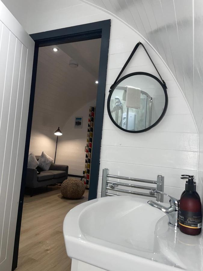 פורט ויליאם Apex Studio Pod & Jacuzzi Bath מראה חיצוני תמונה
